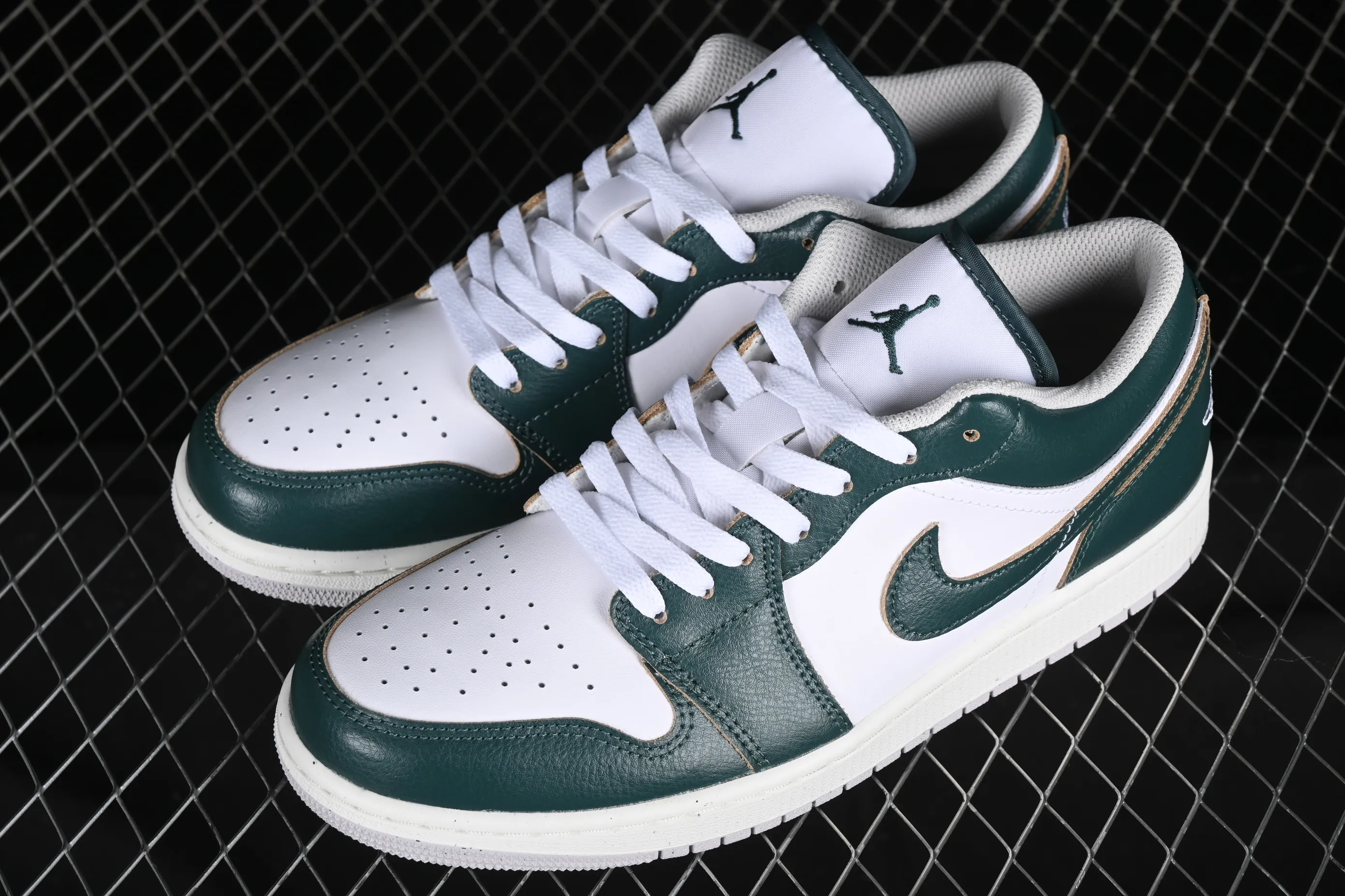 All categories Air Jordan Jordan series basketball shoes Air Jordan 1 Low G version pure original Air Jordan 1 Low AJ1 Joe 1 white green low-top cultural casual sneakers FQ7687-300